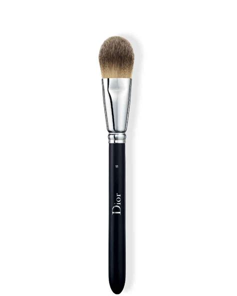 Dior Backstage Light Coverage Foundation Brush .